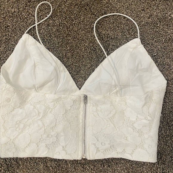 White lace crop top - Picture 2 of 3